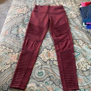 Alo leggings size medium burgundy